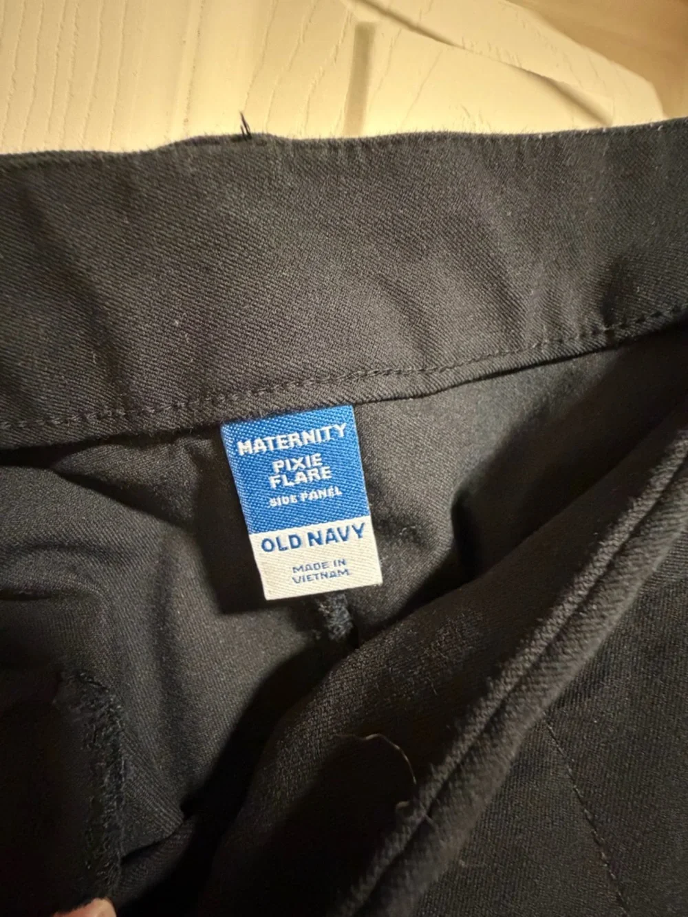 Maternity pixie flare pants - Picture 2 of 4